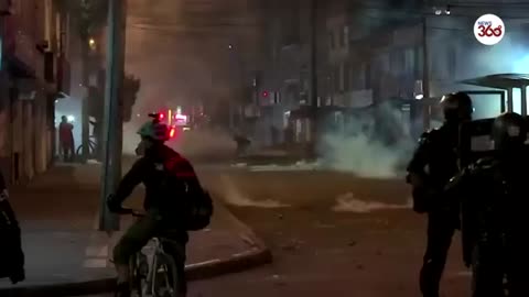 מת אחרי ששוטרים פוגעים בו פעם אחר פעם בתייזר בגלל שלא שמר על ריחוק חברתי