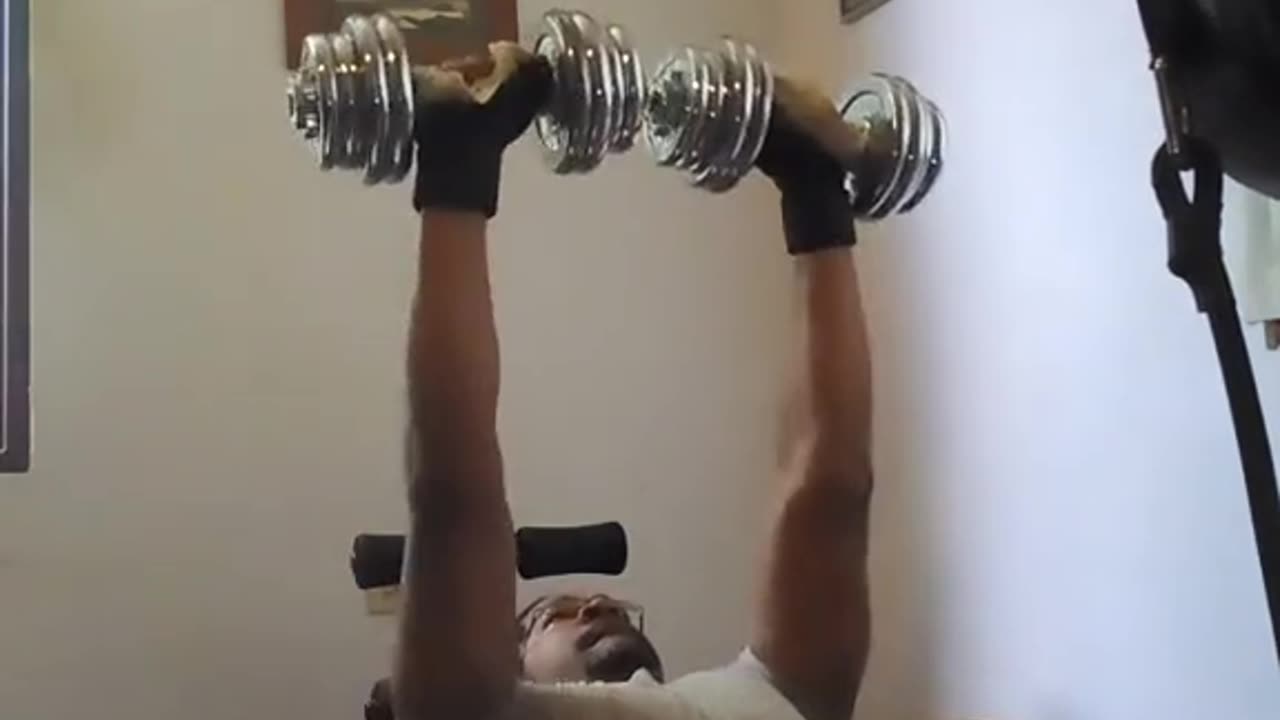 Upper Chest With Dumbbells Try it out (20 March 2023)