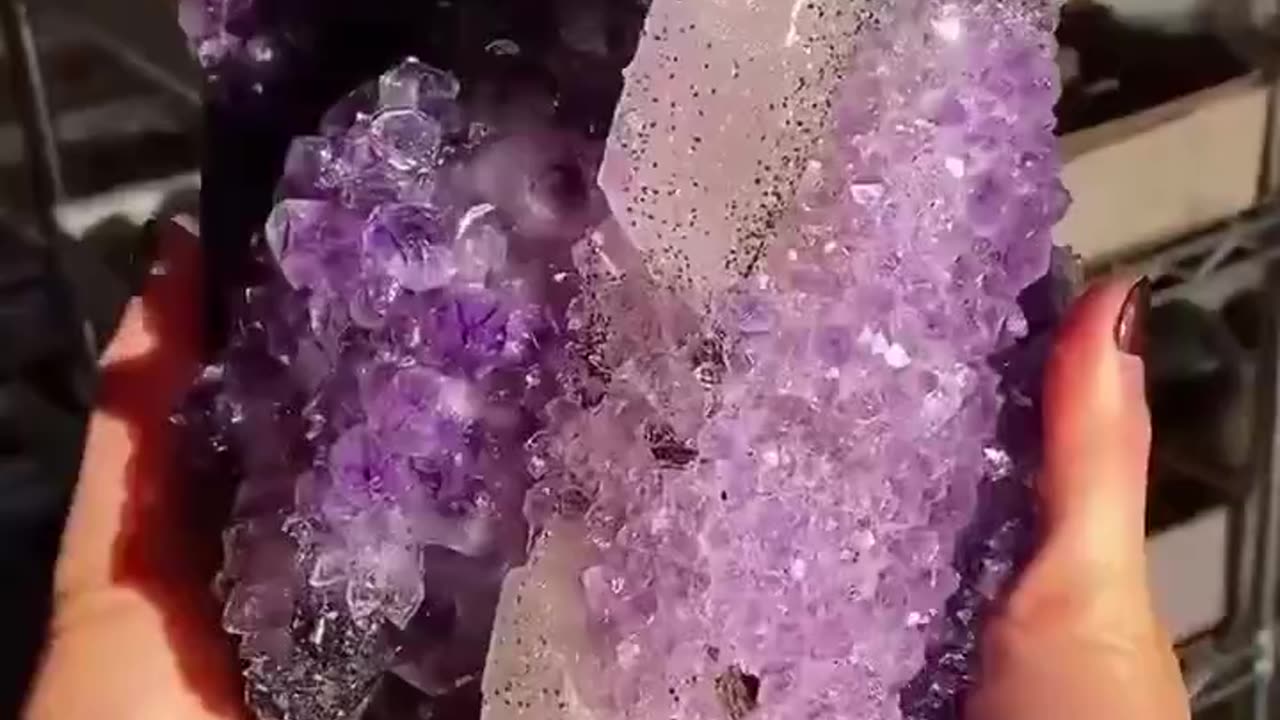 BEAUTIFUL NOT YOUR AVERAGE EVERYDAY CRYSTALS