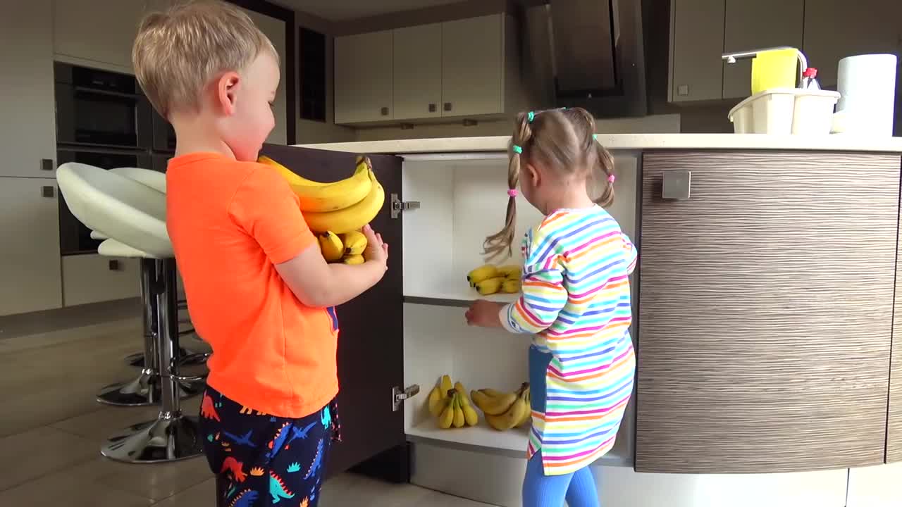 Gaby and Alex playing with Funny Monkey Friend-7