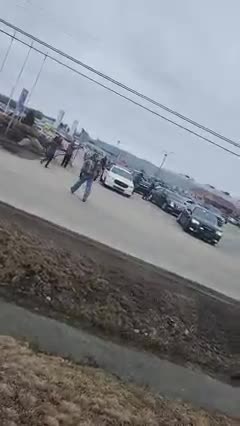 Bridgewater Nova Scotia gives Justin Trudeau Warm Welcome!!