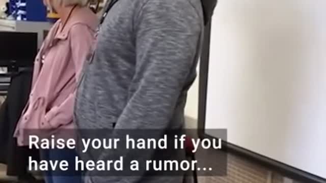 Teacher proposes to another teacher in front of her class These teachers sure have chemistry! 💍