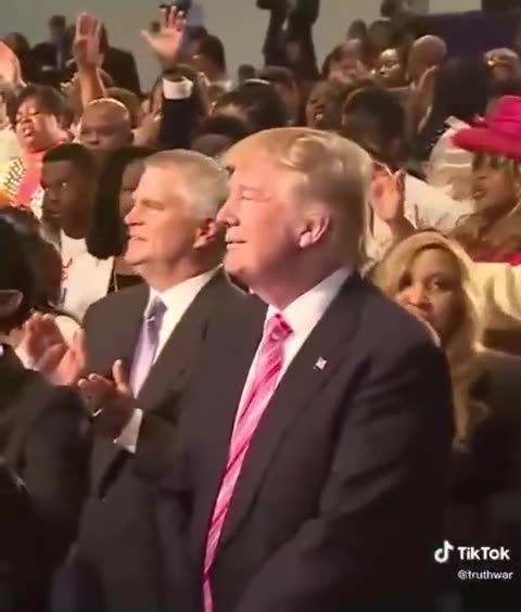 TRUMP❤️🪽⭐️GOES TO CHURCH🤍🪽PROTECTED BY GOD’S ARMY💙🪽🇺🇸⛪️✨