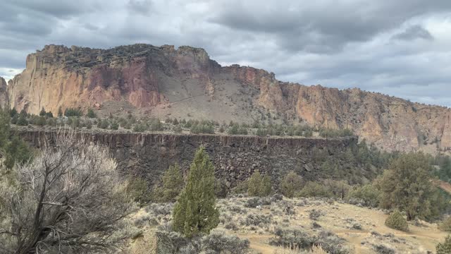 Central Oregon – Smith Rock State Park – Cool Canyon – 4K