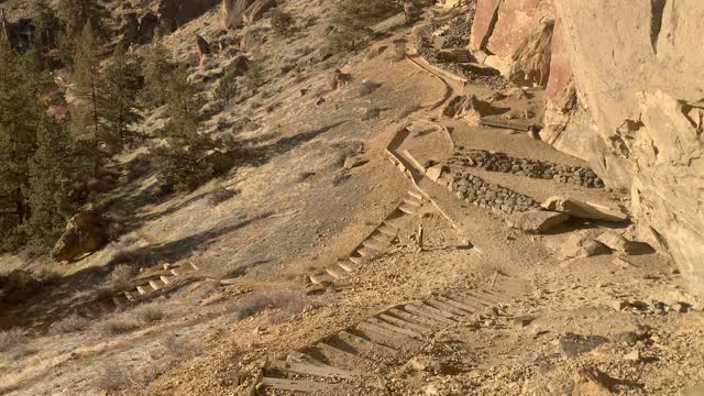 Central Oregon – Smith Rock State Park – Hiking Down the Canyon – 4K