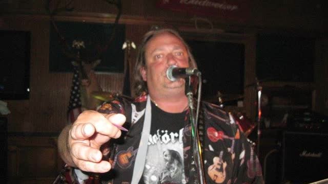 Matt Connarton Unleashed: Skumpi calls to complain about being cast out of the radio station again.