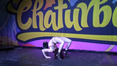 Exxxotica Expo Chicago 2022 DAHLIA FATALE CONTORTION BURLESQUE EVE’S PARLOR CABARET PERFORMANCE