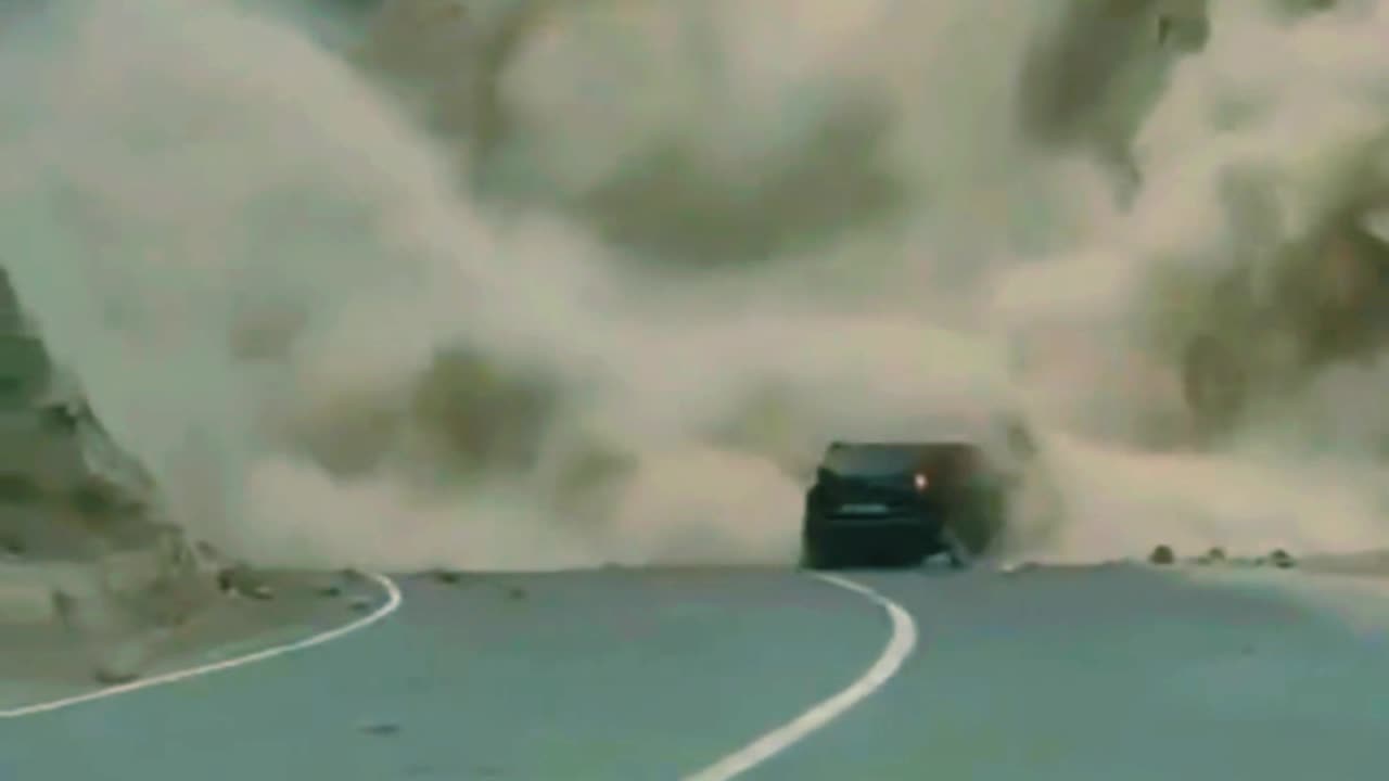 REVERSING CAR ESCAPES A LANDSLIDE THAT WOULD HAVE BURIED IT 😳😳😳😳