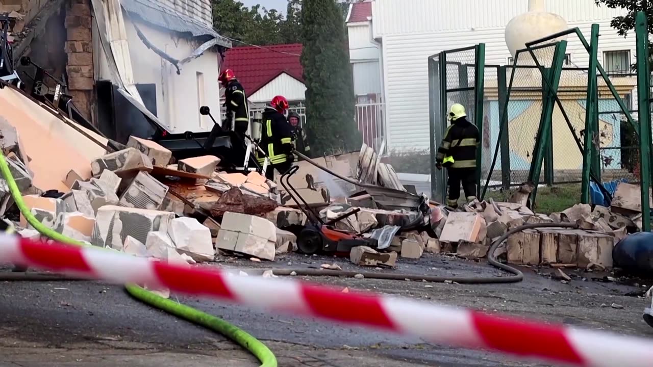 Ukrainian children return to school as Russia strikes Kyiv