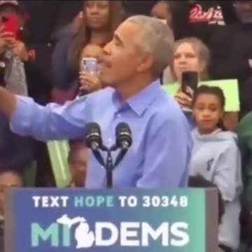 Barack Obama loses control of crowd because America is fed up and America wants Trump!!!