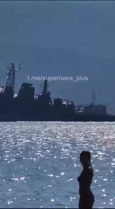 Ukrainian USVs (Kamikaze Sea Drones) attacked the Russian port of Novorossiysk