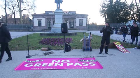 2022-01-08/17 - 19° evento, salita Caffè delle Mura, Lucca. Intervento di Michele Bertilotti