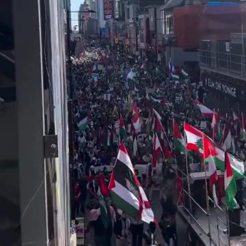 It looks like a Muslim country but this is Toronto, Canada. 🍁 🇨🇦