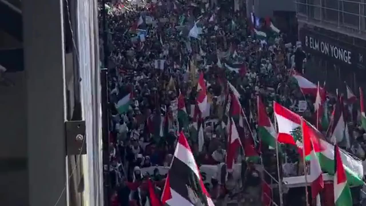 It looks like a Muslim country but this is Toronto, Canada. 🍁 🇨🇦