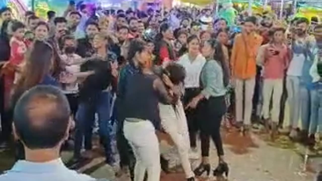 Girl fighting