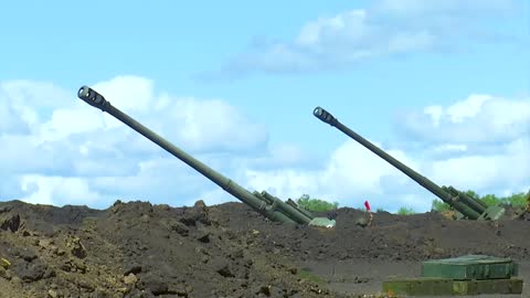 Ukraine war - Msta-B howitzers destroyed APU armored vehicles