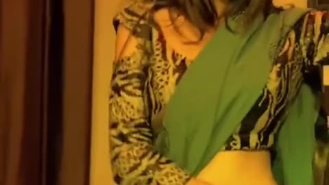 Sakshi navel reels. saree hot dance. #youtube #shorts