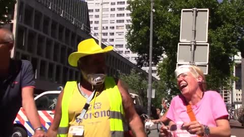 Oude Anti Corona Demo met Willem Engel in Rotterdam, Telegraaf voor rot gescholden!