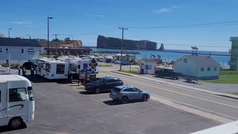 Salutations de la Reine Romana du Royaume du Canada de Percé (QUÉBEC)