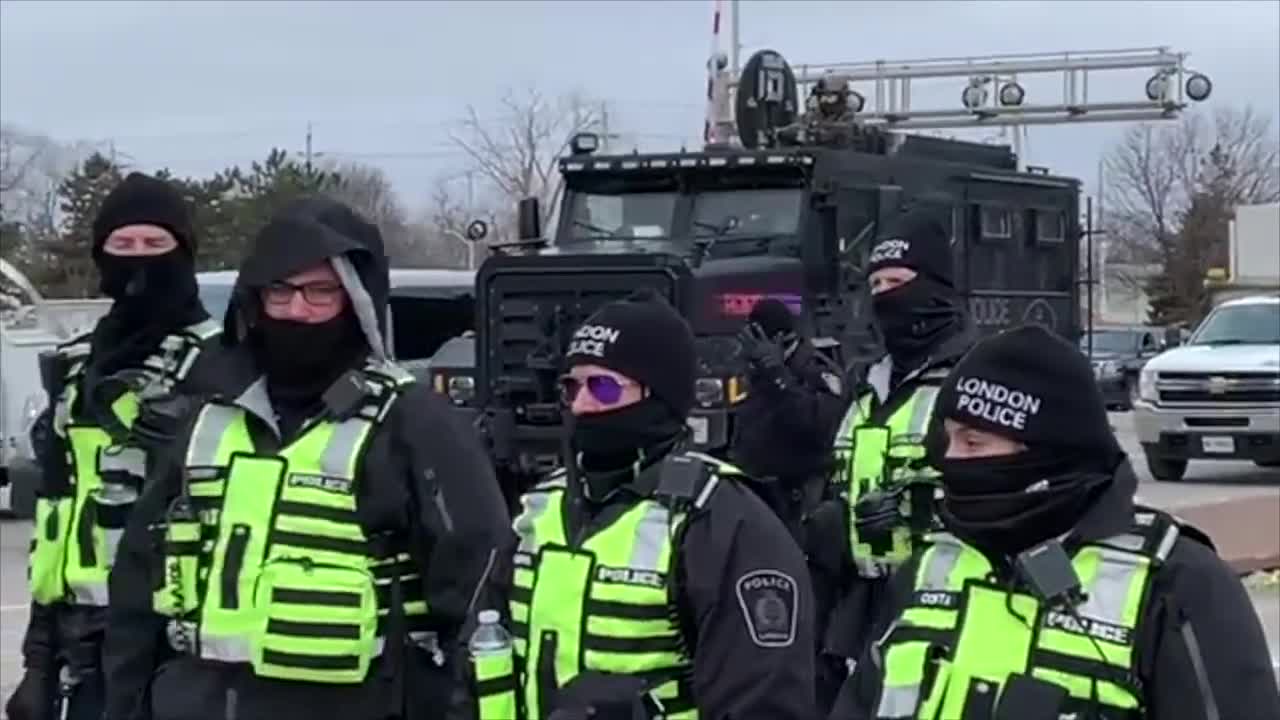 HEAVILY ARMED POLICE - AMBASSADOR BRIDGE