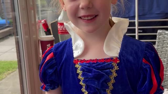 Cuteness overload! Child sings national anthem for queens jubilee!!