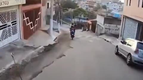 motorbike chase by police
