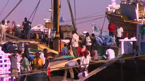 Pirates Attack the Wrong U.S. Navy Ship – Here’s What Happened Next!