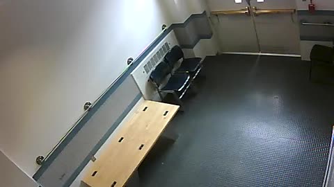 1657HQOB02PrisonerProcessingLobby_2021-01-06_10h40min00s540ms.mp4