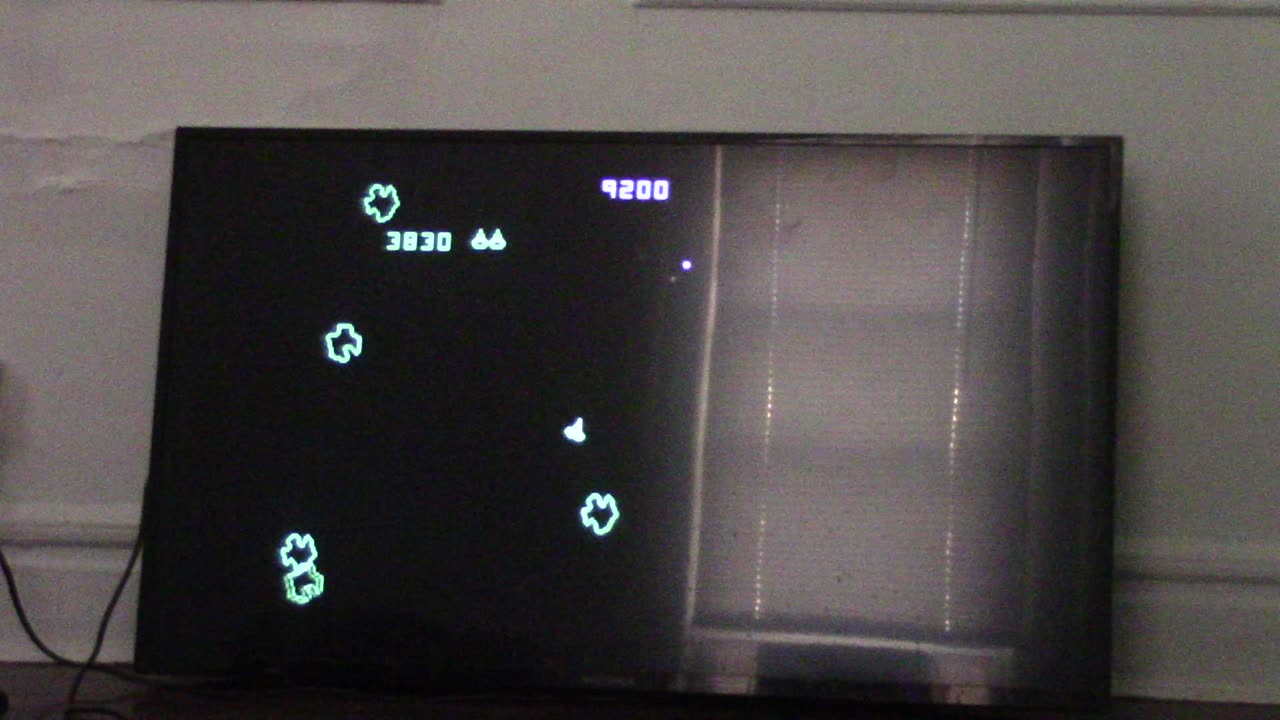 I'm playing asteroids deluxe 7800 on atari vcs 800