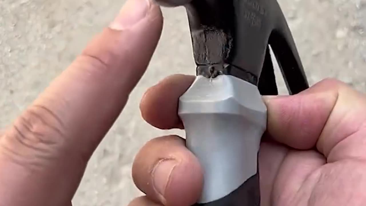 This Supreme Hammer is the ideal hammer for any job🔥🛠️ #tools #besttools
