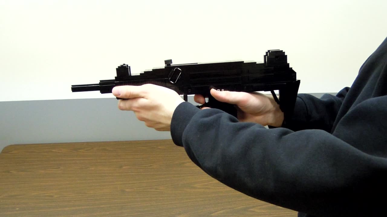 LEGO Uzi Submachine Gun – Demo