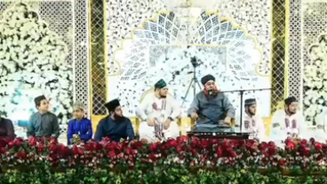 محبوب آپ کے قدموں میں ایسے دعوے کرنے والے عاملین کا بہترین علاج