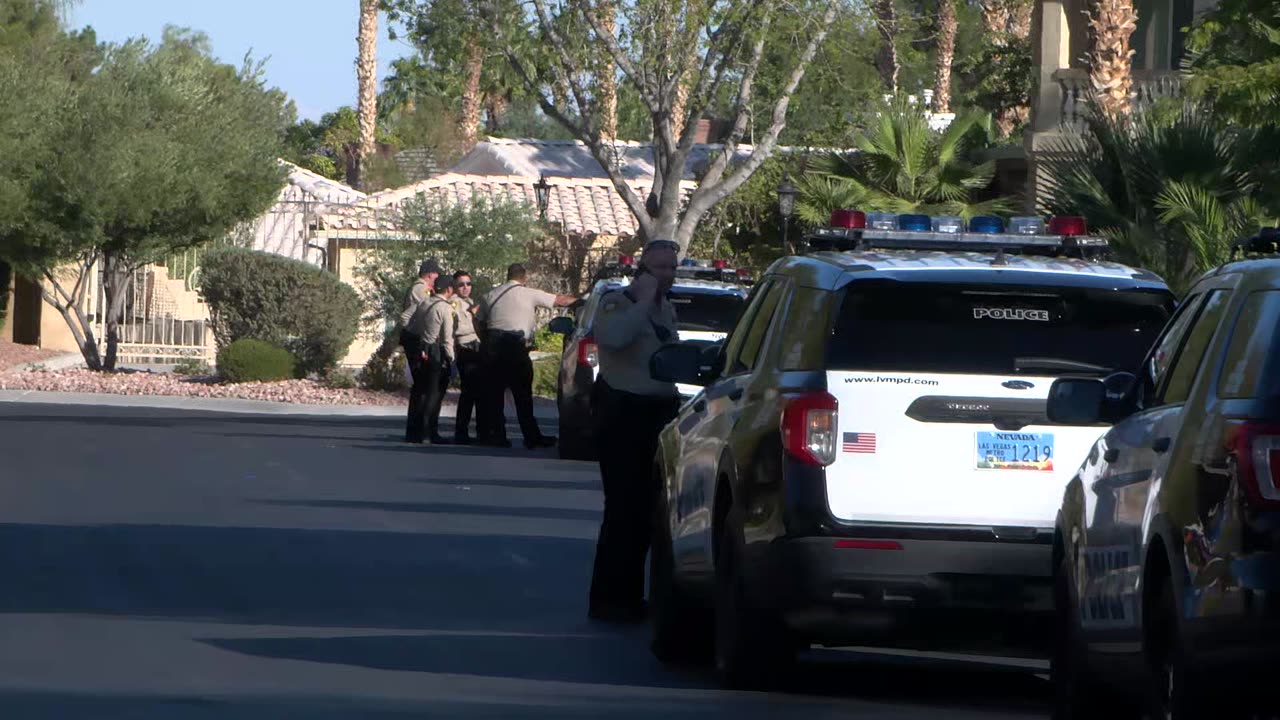 Las Vegas Police Standoff in Deerbrooke Estates in Las Vegas