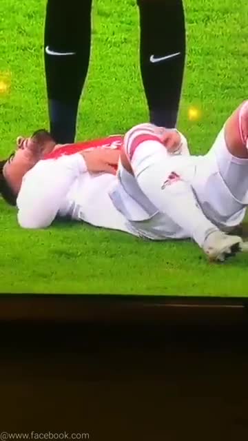 Ajax vs Valencia 2019 Quaxxident?