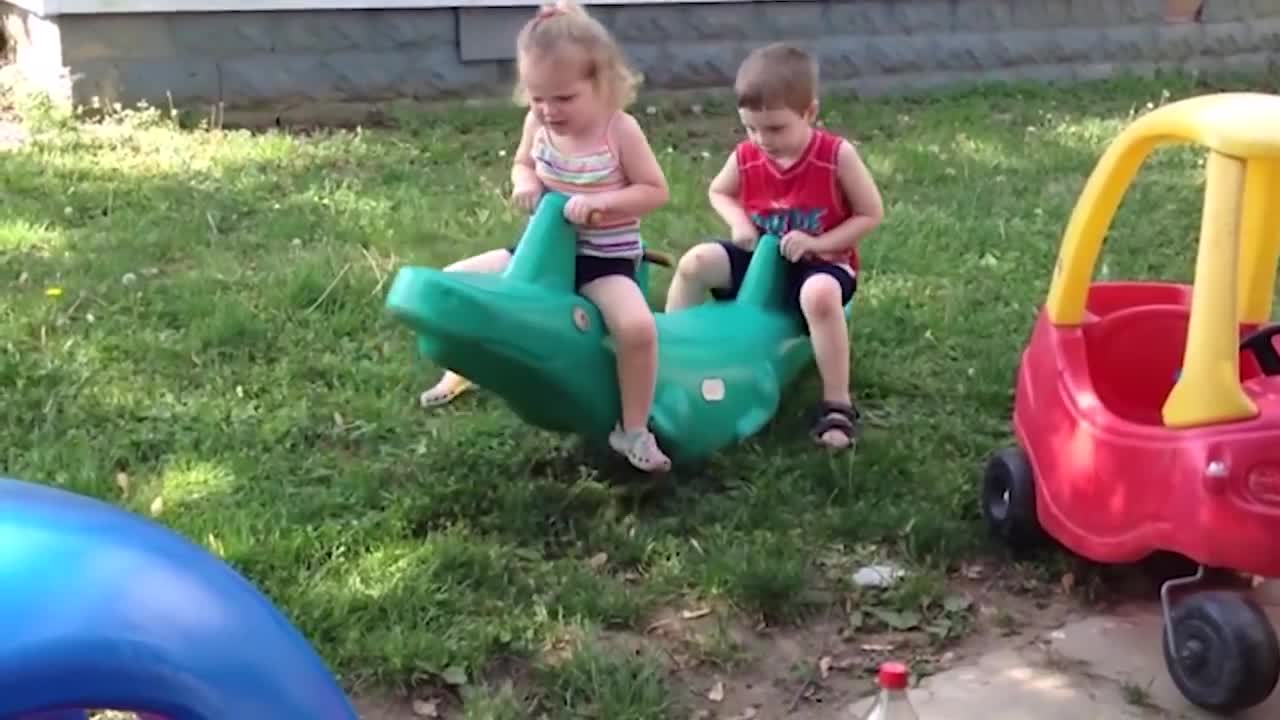 Kids funny fails Videos