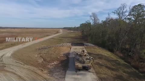 In what areas are Russian tanks better than American tanks and vice versa