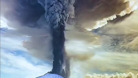 The moment of volcanic eruption