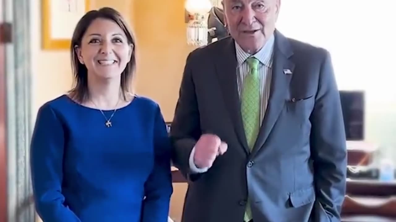 Mandy Cohen, sostituta di Fauci, e il senatore Chuck Schumer