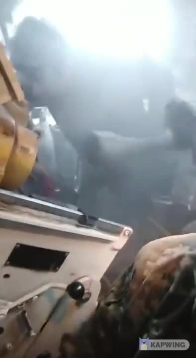 Ukrainian soldier speaks English (at the end!)