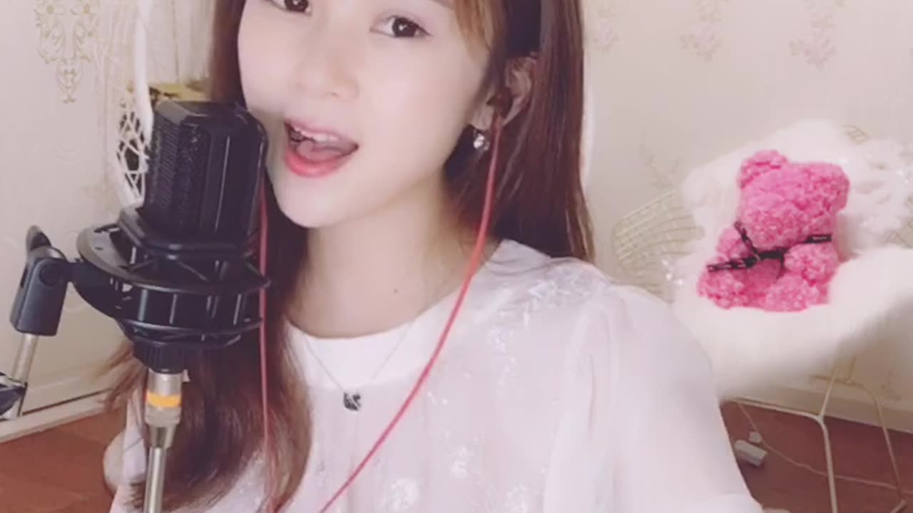 美女热舞