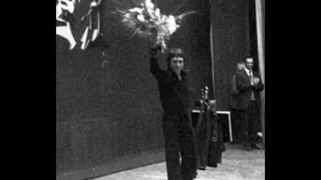 Высоцкий: "Здесь сидел ты, Валет..". (R).