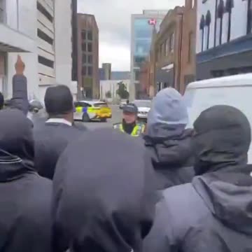 Screams of "allahu akbar" as mobs of masked immigrants run around Sheffield