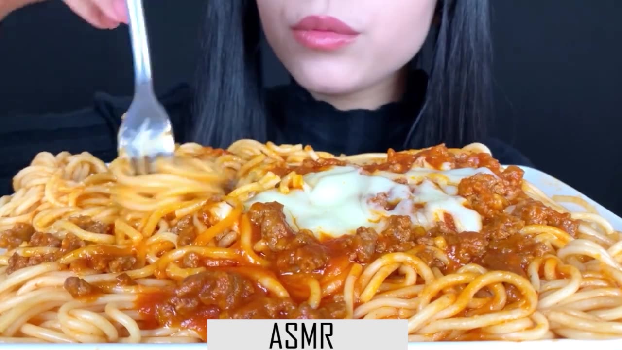 ASMR EATING SPAGHETTI SUPER SPICY