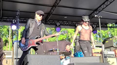 LA Guns "Sex Action"