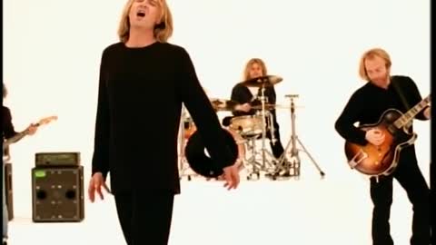 Def Leppard - When Love & Hate Collide (Official Music Video)