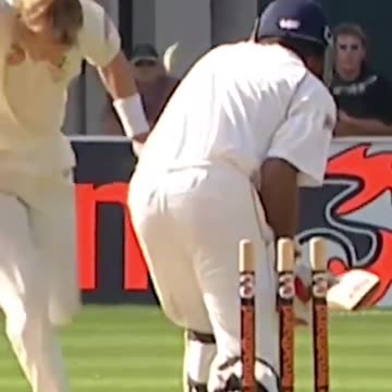 Jayawardene bamboozled by a Lee in-swing yorker in Cricket