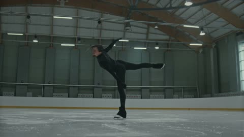 look at the way she skates