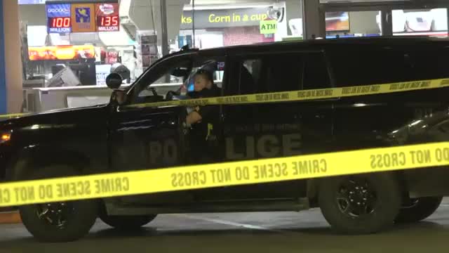 Man in his 20s carrying bags of ice hit by vehicle near UTSA