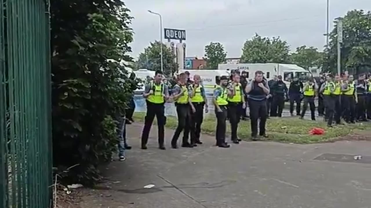 💥Coolock💥 Gardai browning their pants in Coolock!