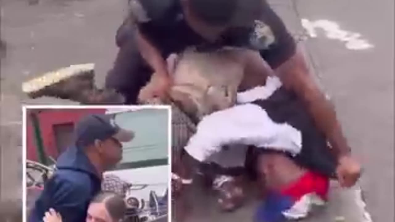 Man ASSAULTS Female Police Officer‼️